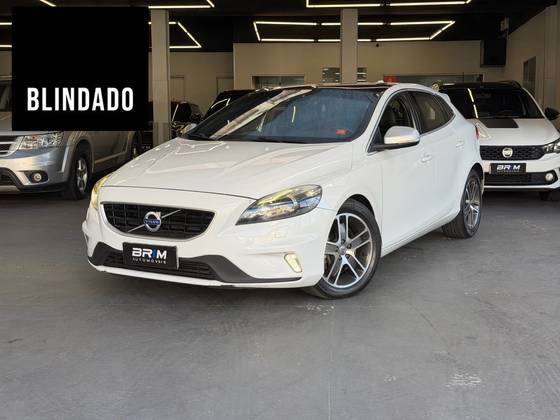 VOLVO V40 2.0 T5 R DESIGN TURBO GASOLINA 4P AUTOMÁTICO VOLVO V40 2.0 T5 R DESIGN TURBO GASOLINA 4P AUTOMÁTICO